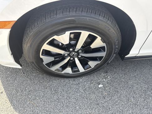 Certified 2025 Honda Odyssey EX-L image 9