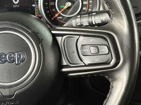 Used 2022 Jeep Wrangler Unlimited Sport AWD/4WD image 32