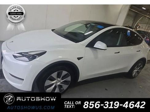 Used 2023 Tesla Model Y Long Range AWD/4WD image 1