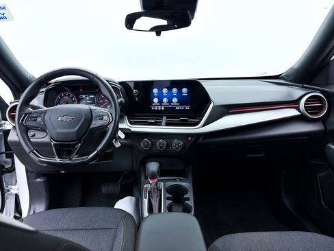 Used 2024 Chevrolet Trax RS w/ Sunroof Package image 24