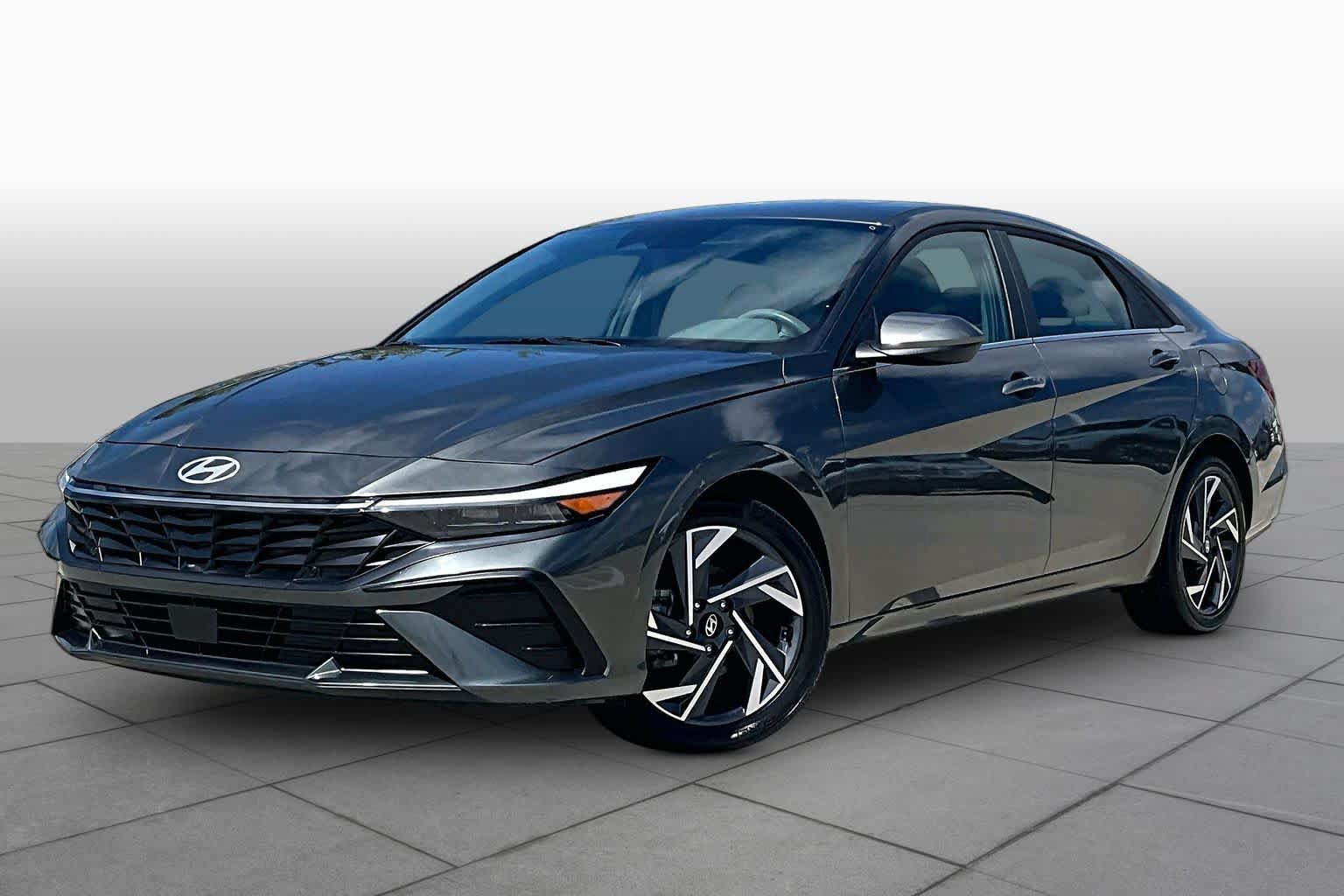Certified 2025 Hyundai Elantra SEL FWD image 1