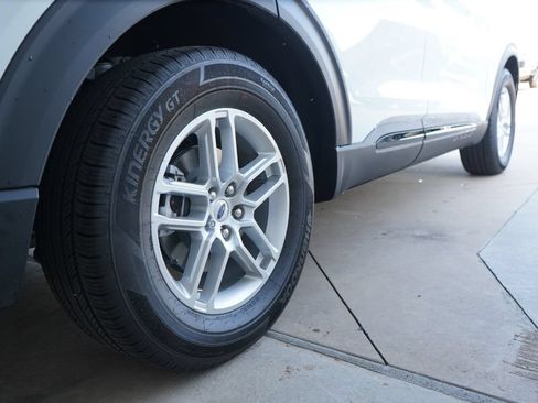 New 2026 Ford Explorer Active w/ Active Comfort Package RWD image 9