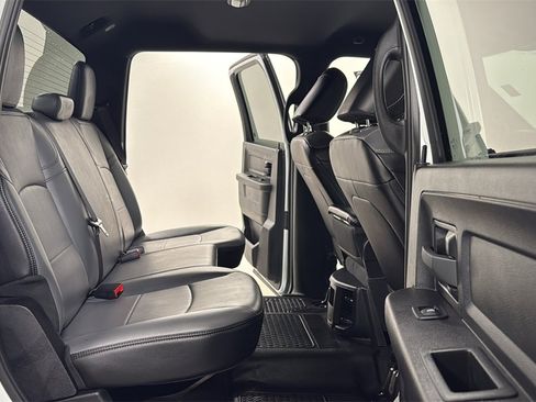 Used 2022 RAM 2500 Tradesman w/ Chrome Appearance Group image 17