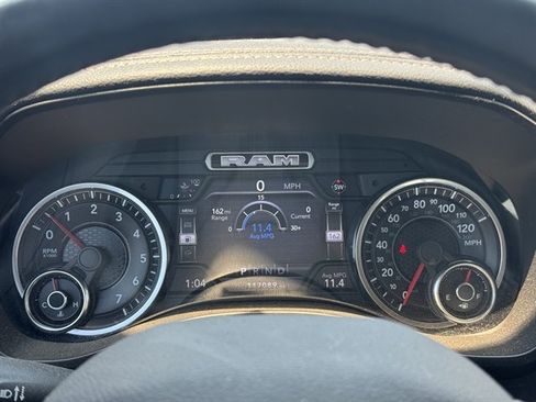 Used 2019 RAM 1500 Laramie AWD/4WD image 11