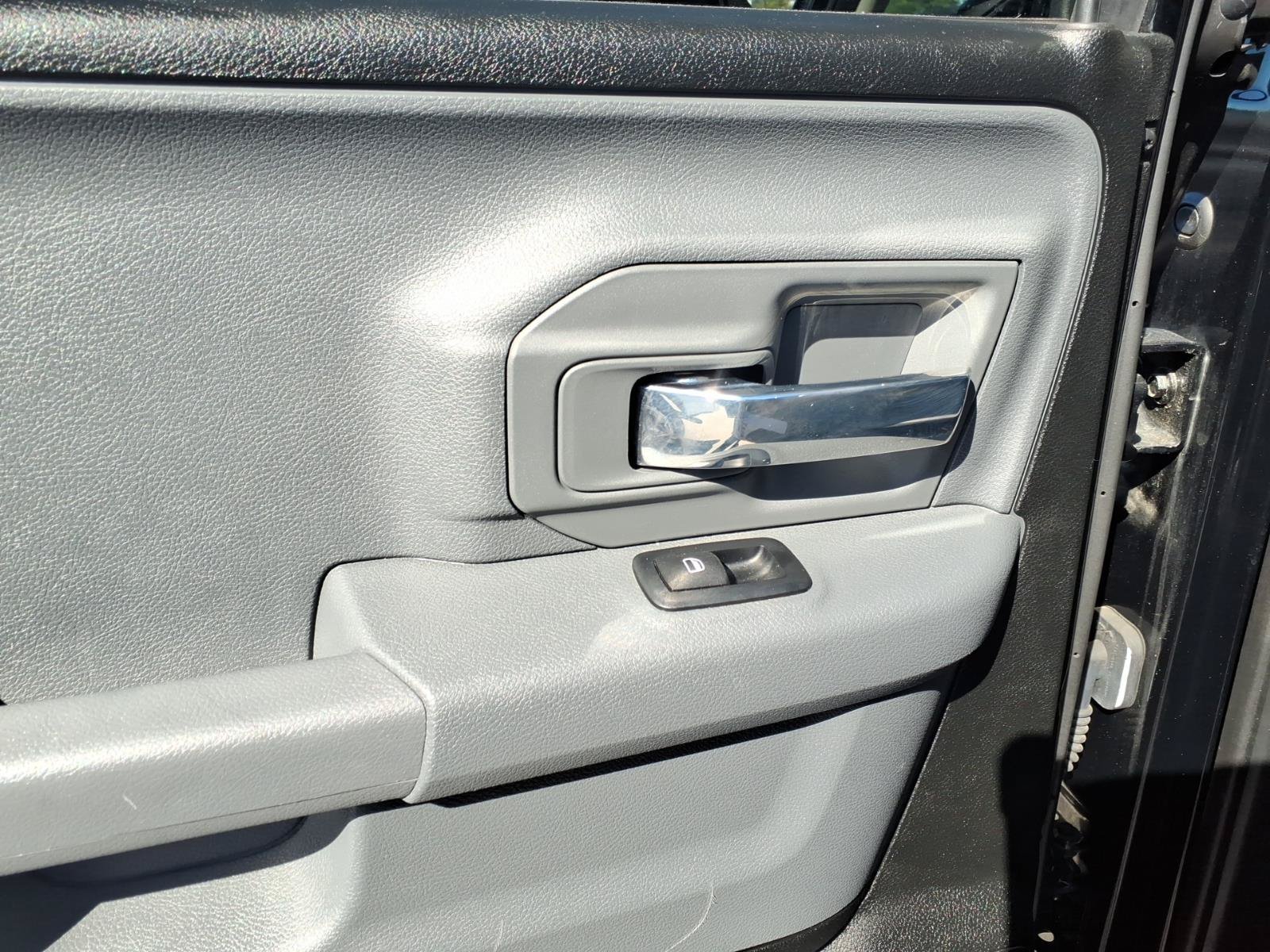 Used 2024 RAM 1500 Classic SLT AWD/4WD image 9