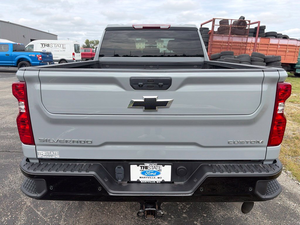 Used 2025 Chevrolet Silverado 2500 Custom w/ Custom Value Package AWD/4WD image 5