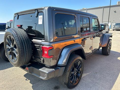 Used 2025 Jeep Wrangler Unlimited Sahara w/ Safety Group AWD/4WD image 4