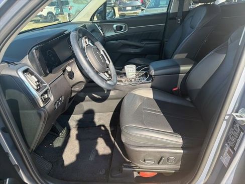 Used 2023 Kia Sorento SX image 13