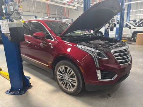 Used 2017 Cadillac XT5 Premium Luxury w/ Driver Assist Package FWD image 2