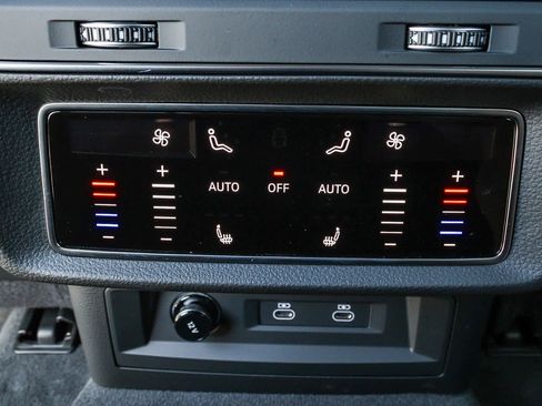 New 2025 Audi RS Q8 performance image 18