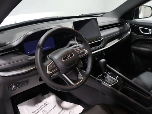 Used 2024 Jeep Compass Limited w/ High Altitude Package image 15