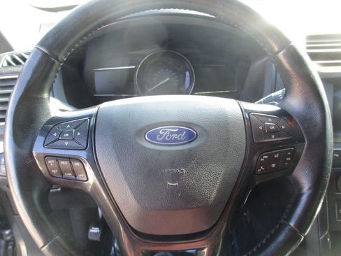 Used 2017 Ford Explorer XLT w/ Equipment Group 202A image 17