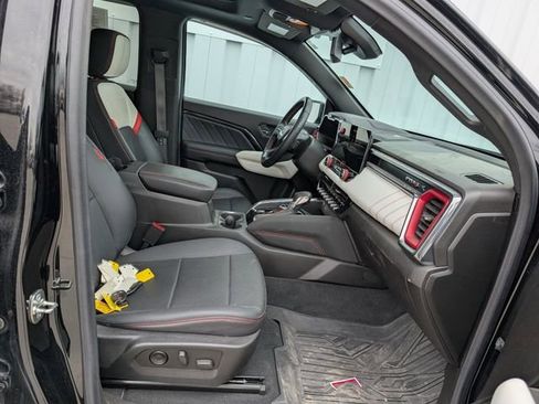 Used 2024 GMC Canyon AT4X image 22