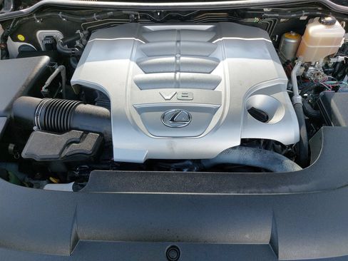 Used 2018 Lexus LX 570 4WD image 34