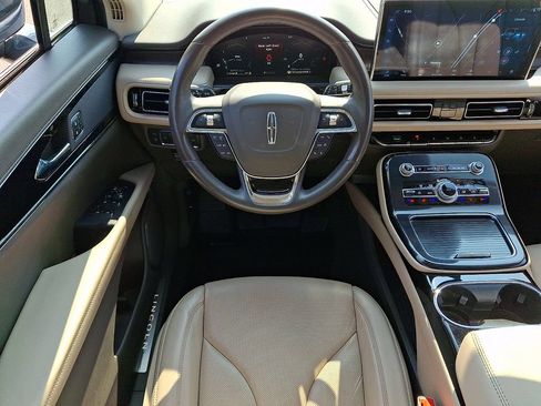 Used 2022 Lincoln Nautilus Reserve AWD/4WD image 12