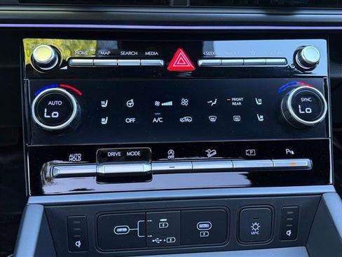 Used 2025 Hyundai Santa Fe Calligraphy FWD image 36