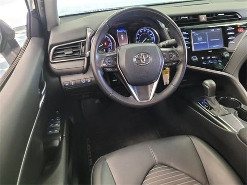 Used 2020 Toyota Camry SE image 13
