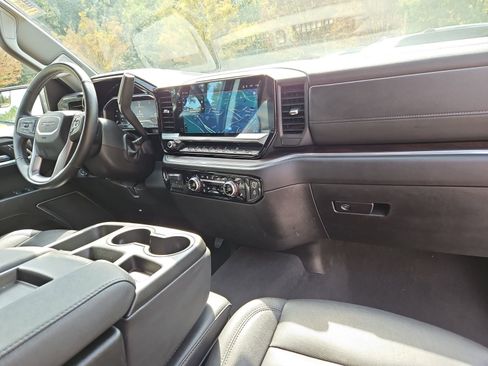 Used 2025 GMC Sierra 1500 SLT image 16