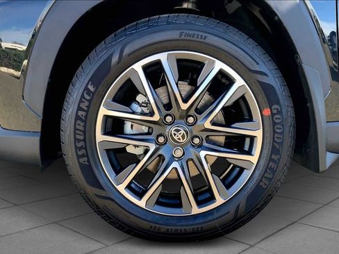 New 2026 Toyota Corolla Cross XLE image 11