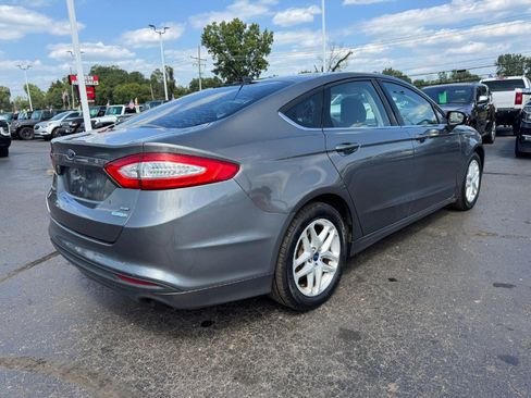 Used 2014 Ford Fusion SE FWD image 5