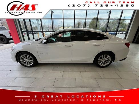 Used 2017 Chevrolet Malibu LT FWD image 2