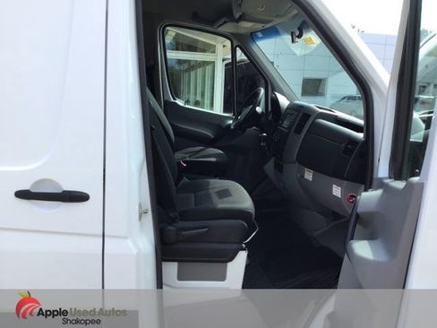 Used 2014 Freightliner Sprinter 2500 image 14