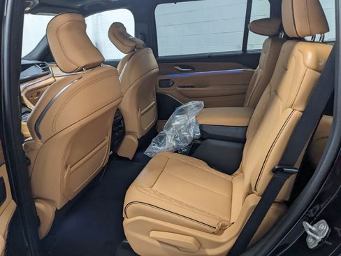 New 2025 Jeep Grand Cherokee L Summit w/ Advanced Protech Group IV image 17