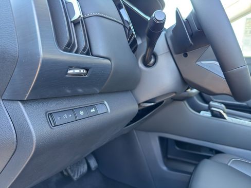 New 2026 Nissan Pathfinder SL image 14