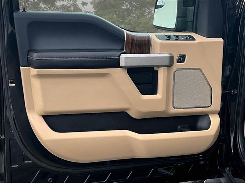 Used 2016 Ford F150 Lariat w/ Trailer Tow Package image 22