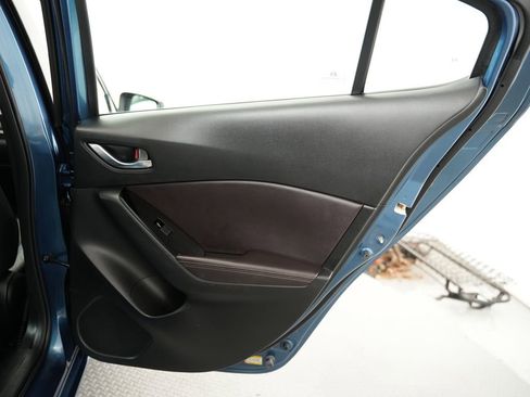 Used 2017 MAZDA MAZDA3 Grand Touring image 34