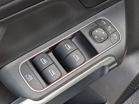 New 2026 Mercedes-Benz GLB 250 image 16