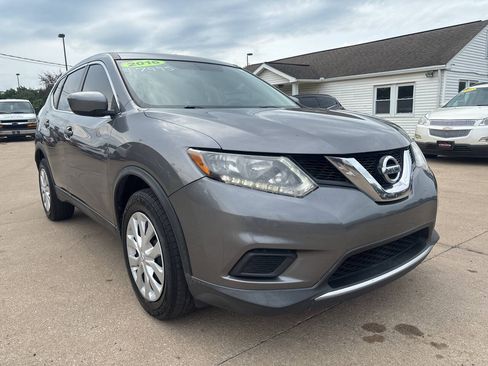Used 2016 Nissan Rogue S FWD image 2