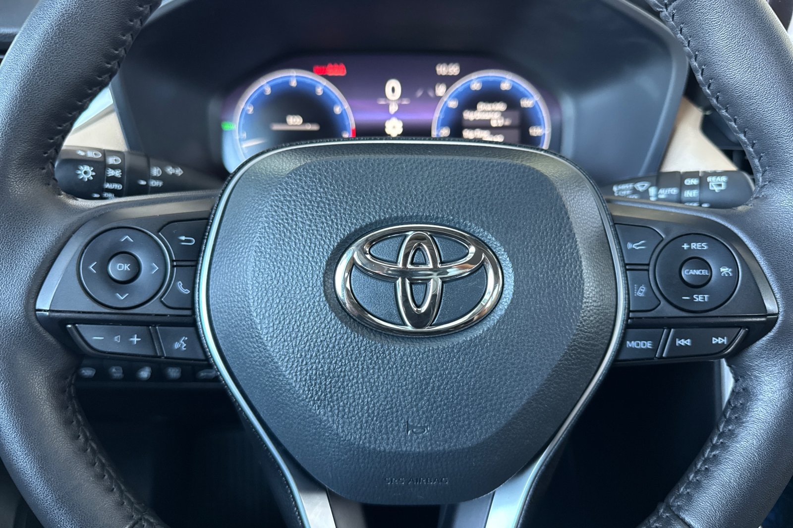 Certified 2025 Toyota RAV4 Limited w/ Advanced Technology Package AWD/4WD image 28