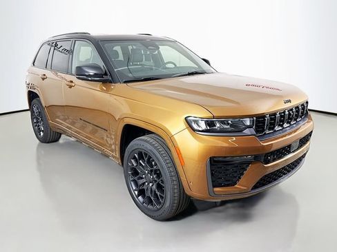 New 2026 Jeep Grand Cherokee Summit AWD/4WD image 1