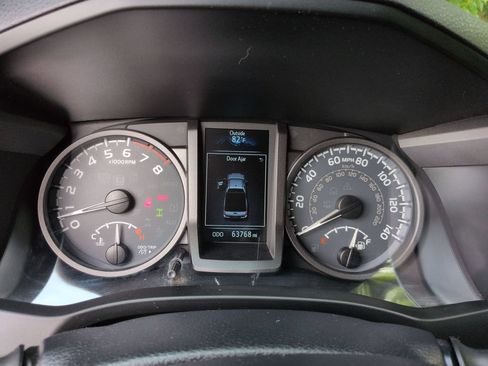 Used 2019 Toyota Tacoma TRD Sport w/ TRD Premium Sport Package AWD/4WD image 34