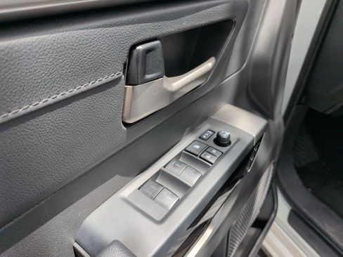 Used 2025 Toyota Tundra Limited AWD/4WD image 14
