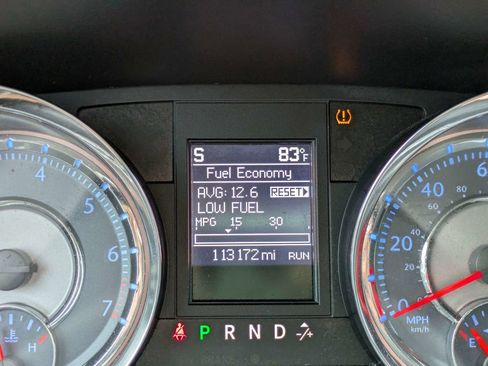 Used 2013 Chrysler Town & Country Limited w/ Luxury Group FWD image 31