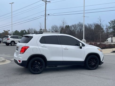 Used 2022 Chevrolet Trax LT w/ Sport Edition image 8