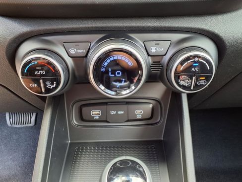 New 2025 Hyundai Venue SEL image 22