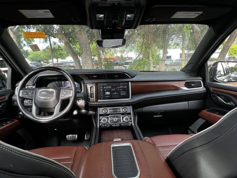 Used 2023 GMC Yukon Denali Ultimate AWD/4WD image 39