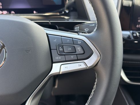 New 2026 Volkswagen Atlas Cross Sport SE FWD image 32