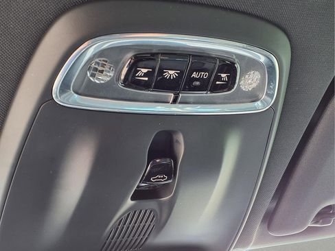 Used 2021 Volvo XC60 T5 R-Design w/ Advanced Package image 19