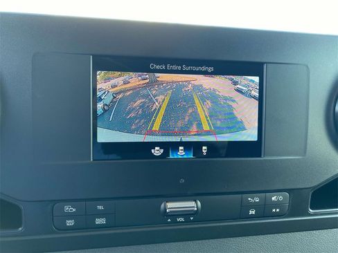Used 2024 Mercedes-Benz Sprinter 2500 image 19