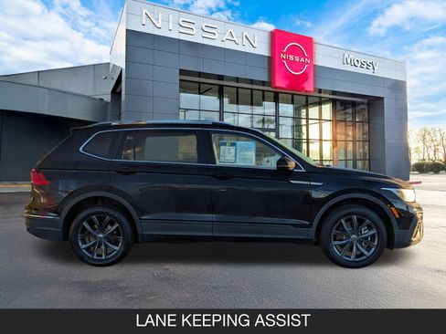 Used 2023 Volkswagen Tiguan SE image 6