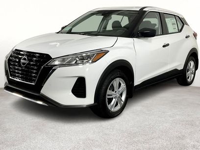 New 2025 Nissan Kicks Play S