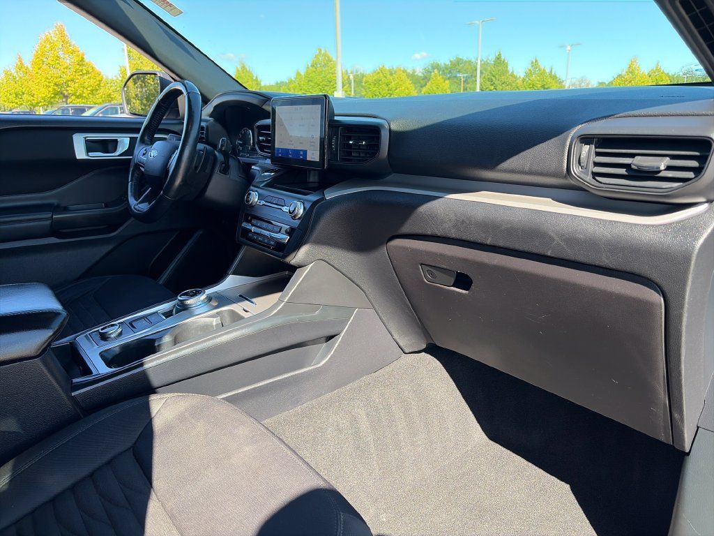 Used 2020 Ford Explorer XLT AWD/4WD image 10