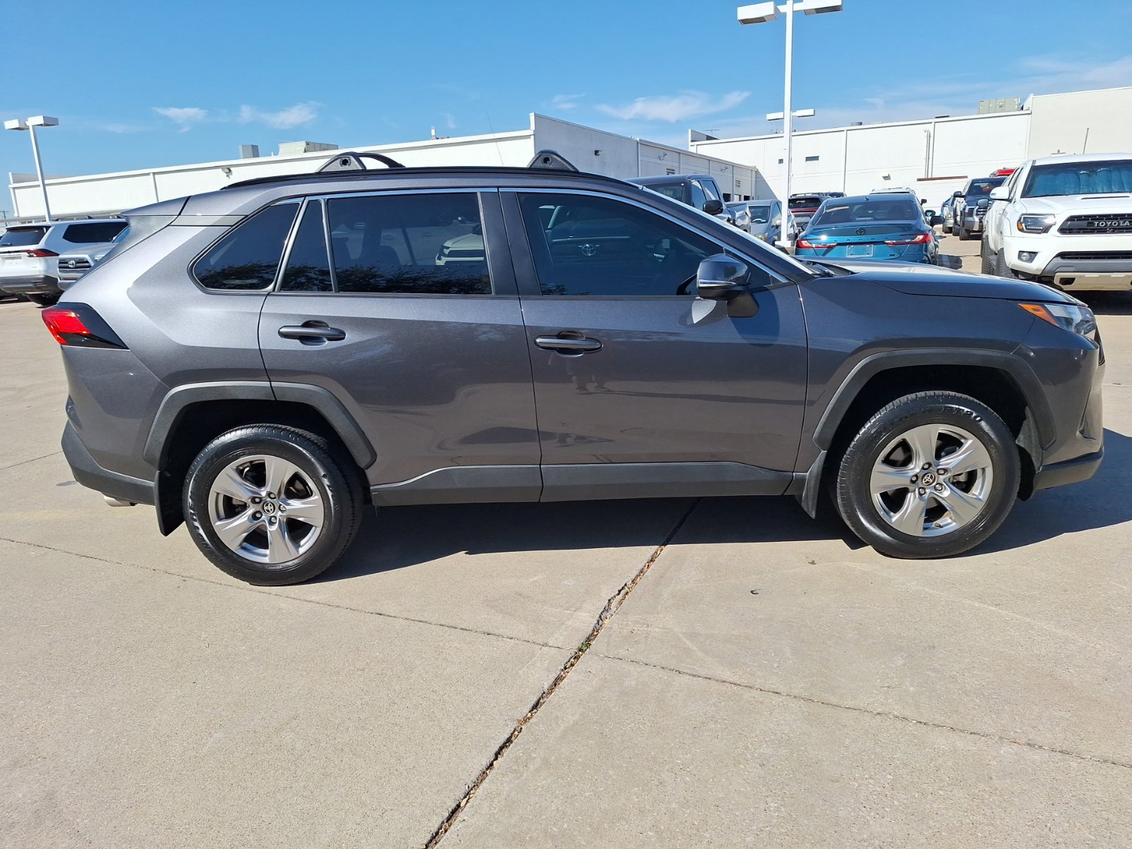 Used 2024 Toyota RAV4 XLE w/ Convenience Package FWD image 7