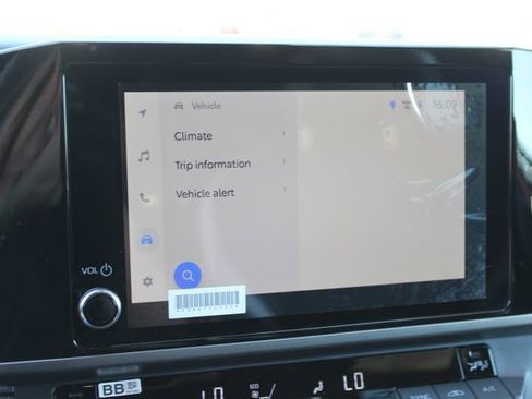 Used 2026 Toyota Camry Hybrid FWD image 26