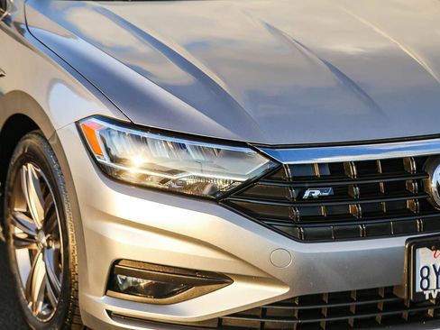 Used 2021 Volkswagen Jetta R-Line image 12