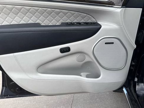 Used 2019 Jeep Grand Cherokee Summit AWD/4WD image 21